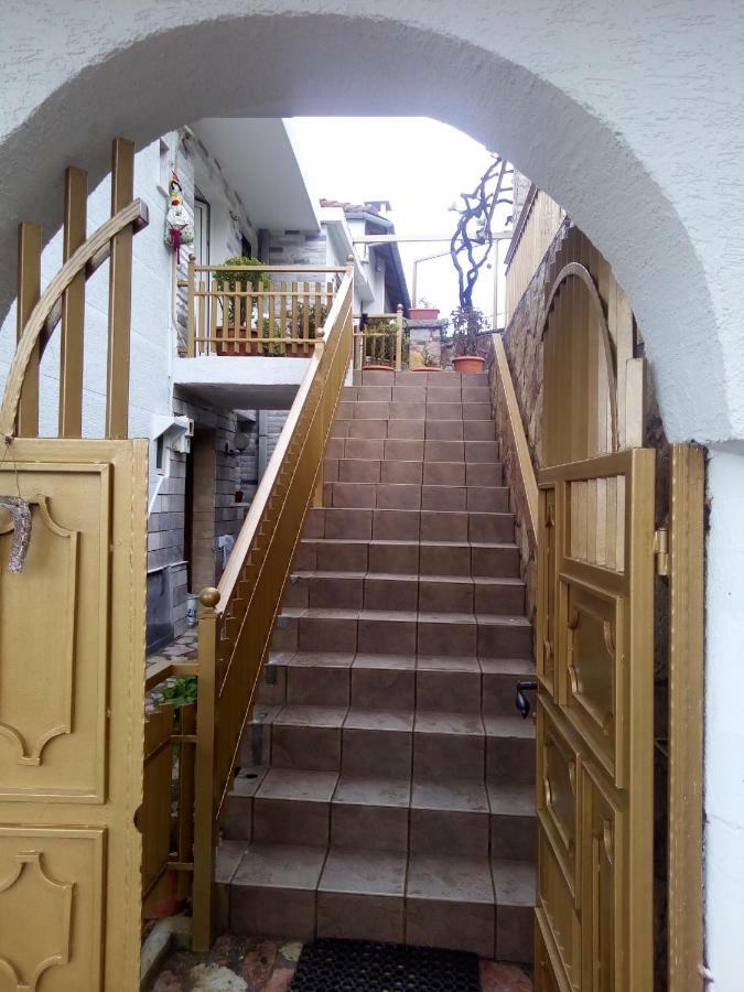 Vila Ss Kekezi Villa Gjirokastër Exterior foto